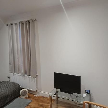Beautiful Room In Lovely Flat London Eksteriør bilde
